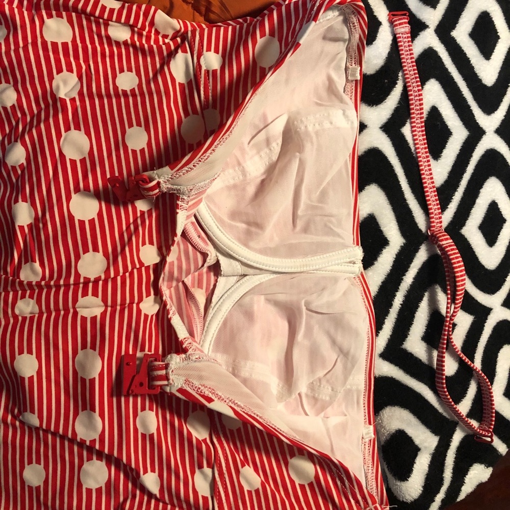 Bathing suit - Picture 2 of 2